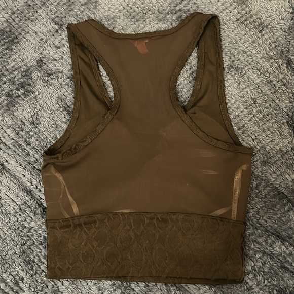 Guess Workout Top - Picture 2 of 2